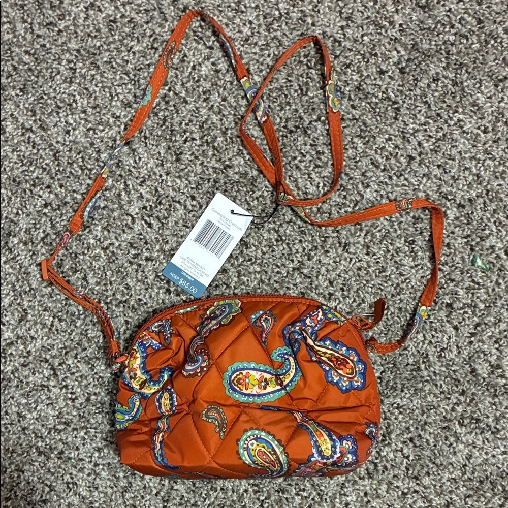 🌻 2/$25 - NWT Vera Bradley MANOR PAISLEY  Crossbody “Camera Bag”